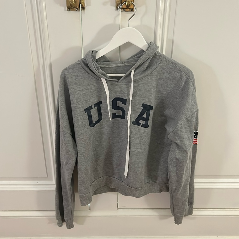 USA HOODIE SIZE MEDIUM